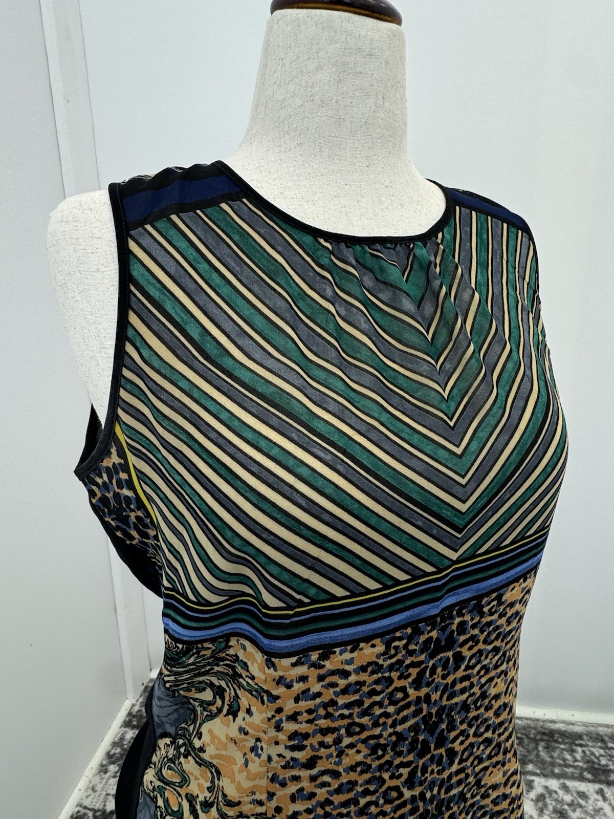 CAbi Mixed Pattern Sleeveless Top Size M