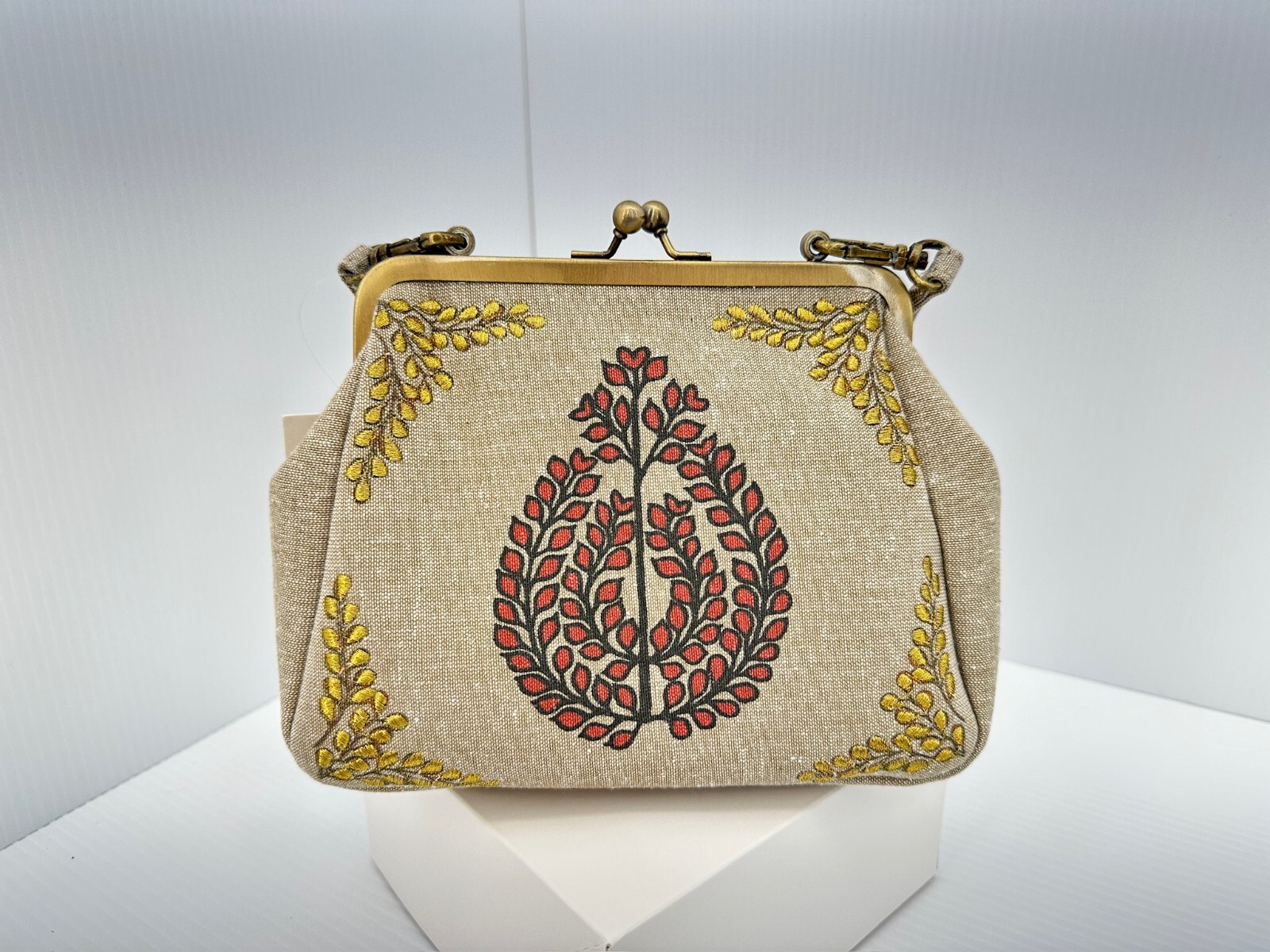 iYURA Eco Friendly Tan Gold Embroidered Baroque Leaf Fabric Frame Bag Box Set