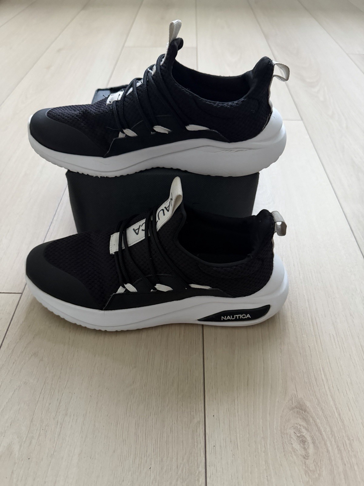 Nautica SWIMM Y Men’s Athletic Sneakers Black White Fabric US7 UK6 EU39
