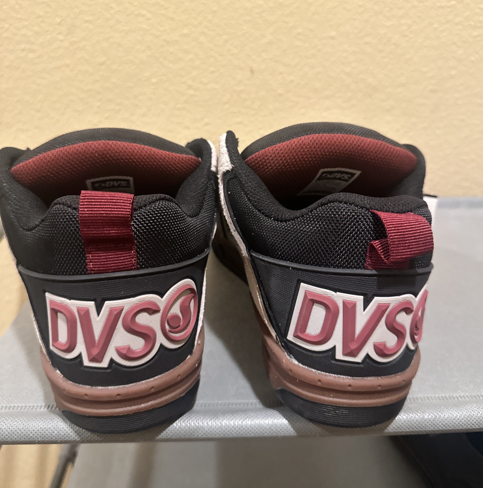 DVS Comanche – White/Black/Red Men’s 7 Brand New