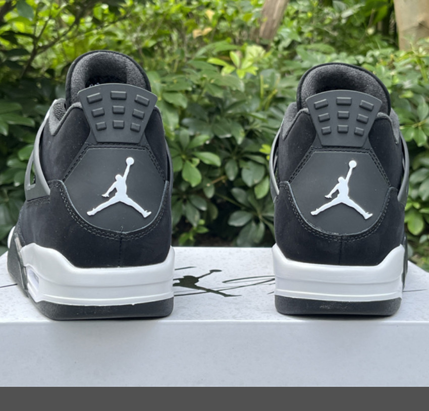 Jordan Air Jordan 4 “White Thunder” Retro Mid Top Black Men’s Basketball Shoes