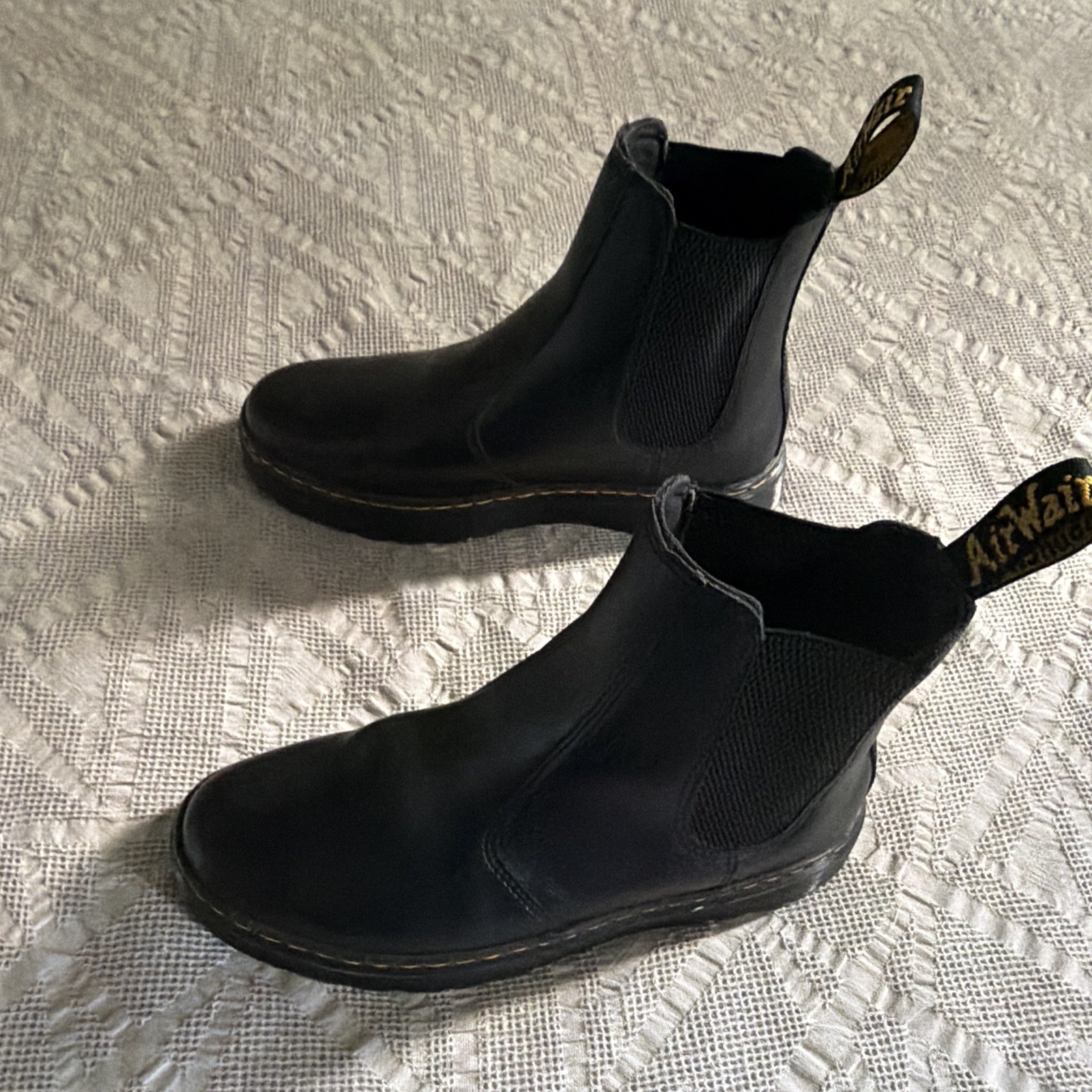 Dr. Martens AirWair Women’s Black Leather Chelsea Ankle Boots US 7 UK 6 EU 39