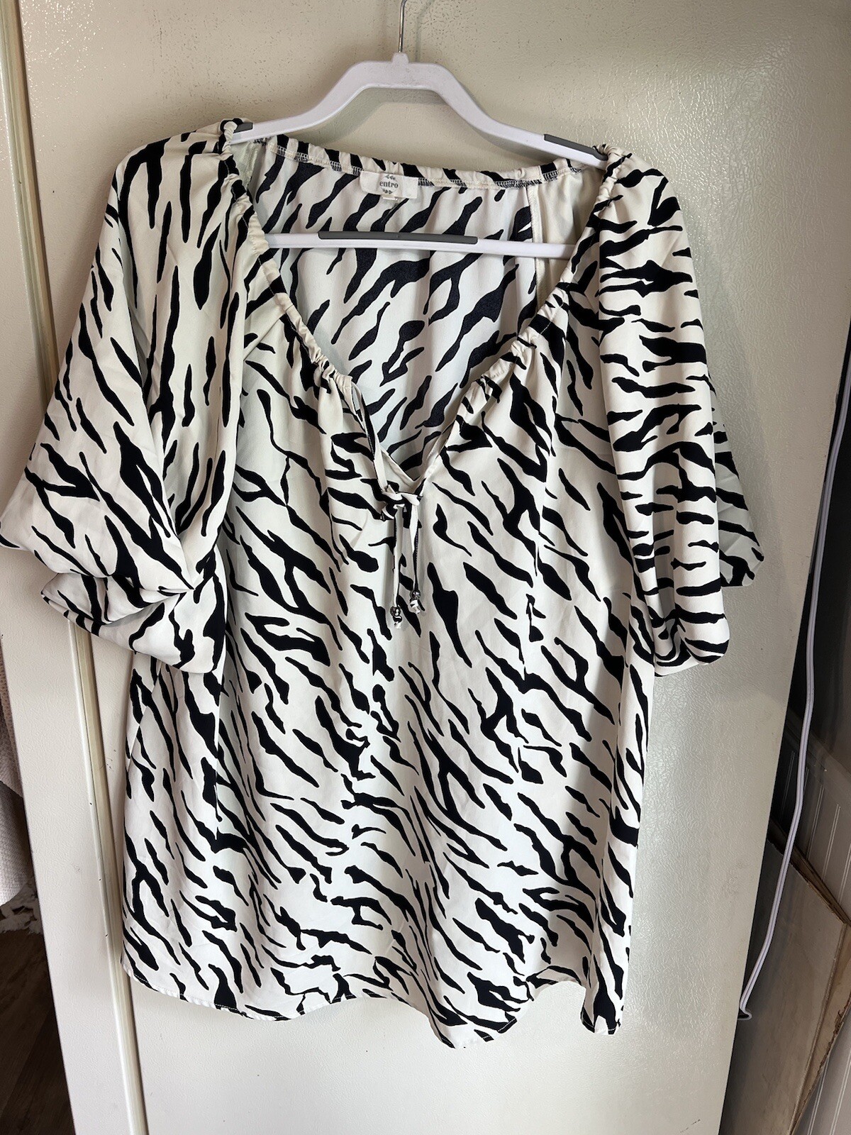 Entro Zebra Print Blouse Puff Short Sleeves Women’s Size 2X Drawstring Neck