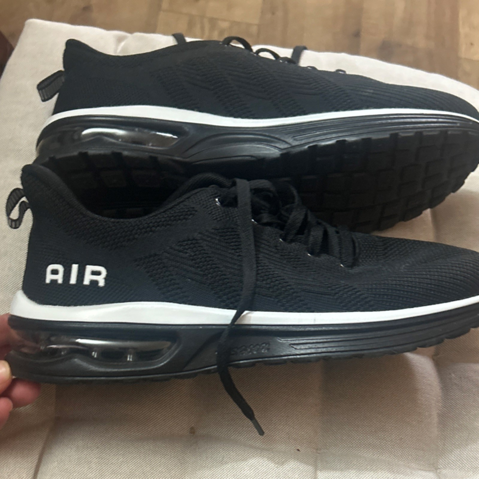 AIR Mesh Upper Lace Up Low Top Black White Running Athletic Sneaker