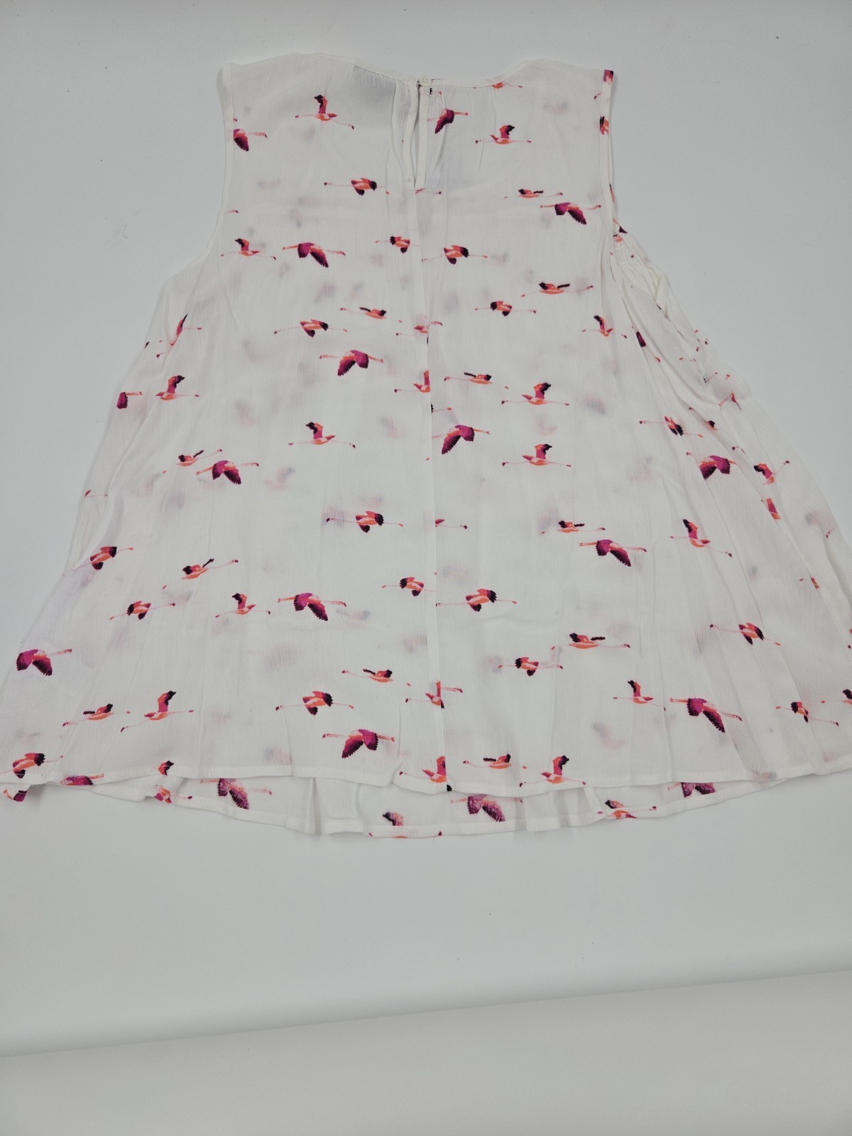 a.n.a. Sleeveless Top White Flamingo Pattern Lightweight Womens Petite M NWT