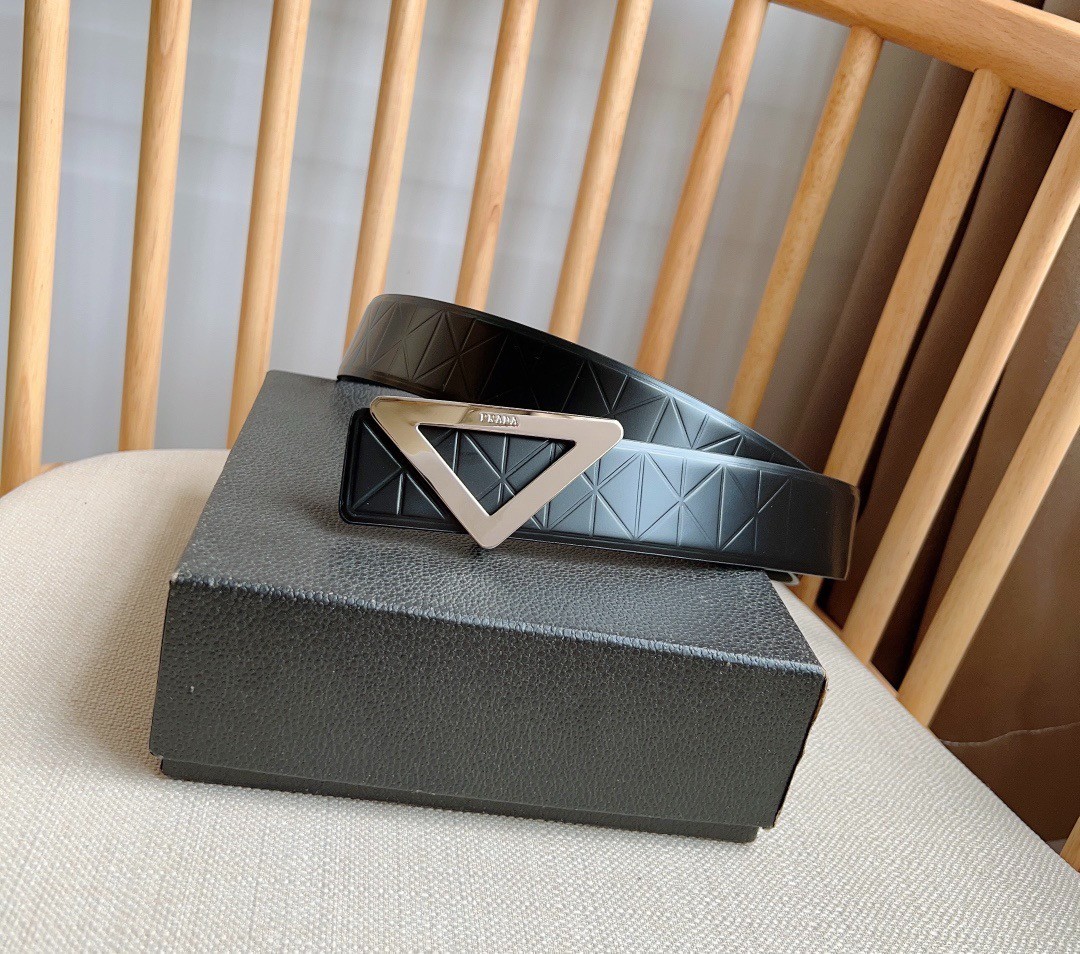 Prada men’s leather belt in Black