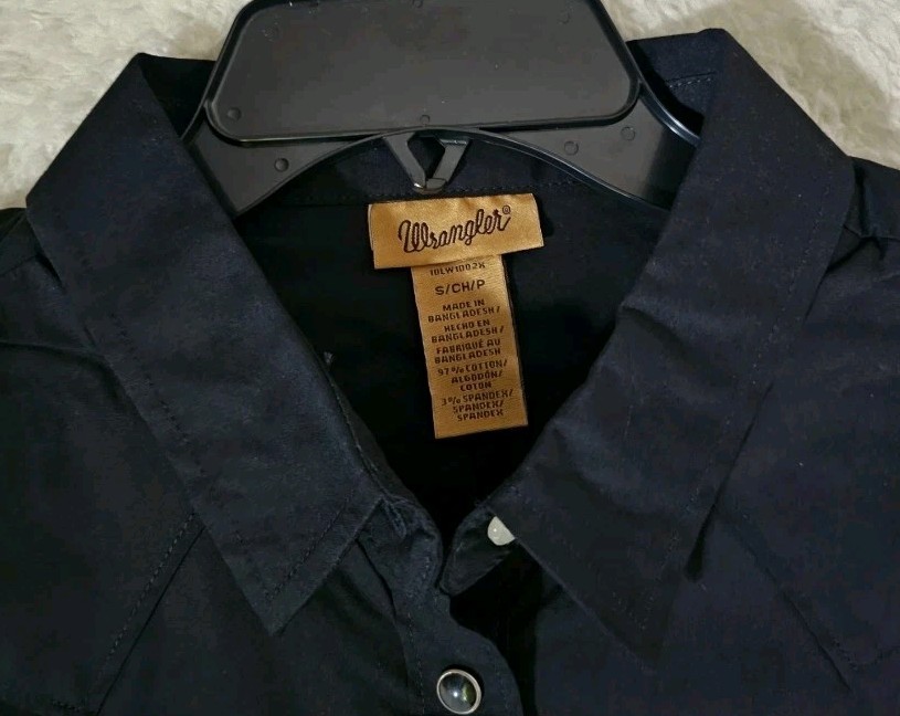 NEW Wrangler Womens Size S Shirt Rodeo Logo, Cowboy Western Snap Black
