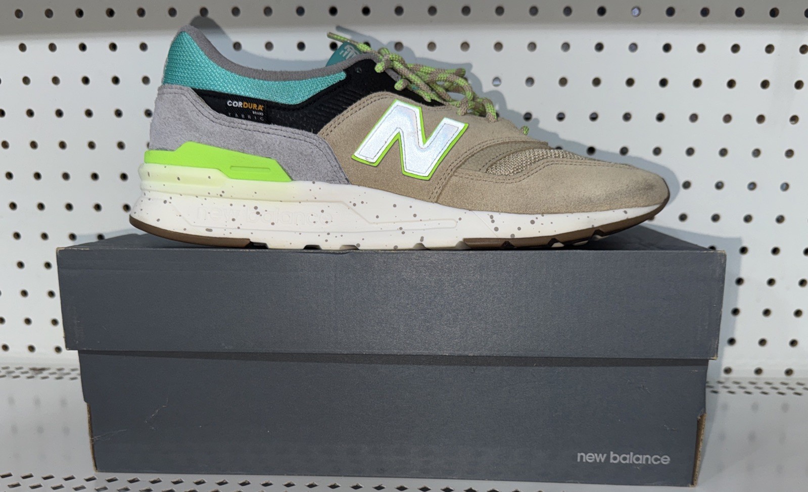 New Balance 997H Tidepool Mens Suede Athletic Shoes Sneakers Size 11 CM997HJO