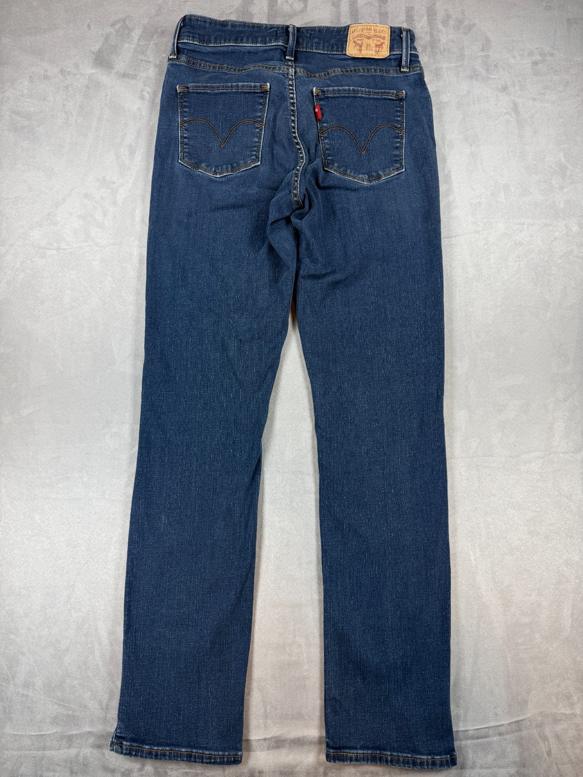 Levi’s Women’s Mid Rise Skinny Jeans Size 8M Medium Wash Blue Denim Distressed