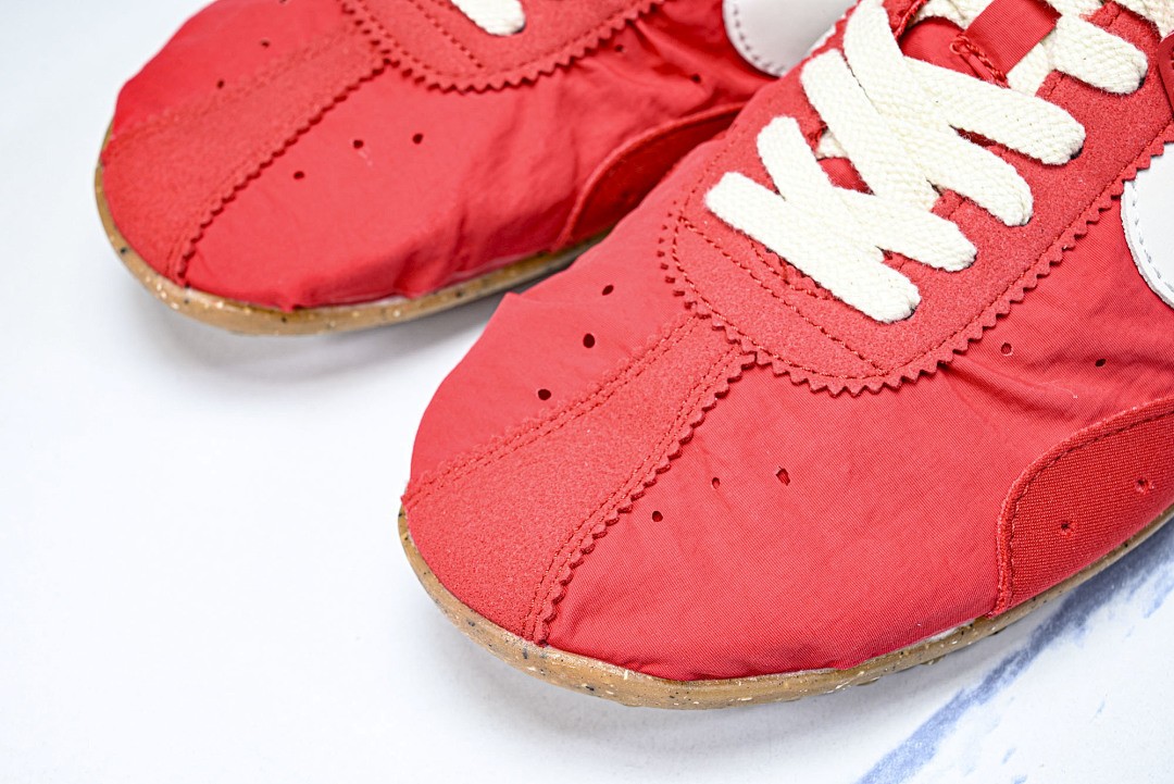HV8547-600 N*ke Moon Shoe SP Jacquemus University Red Unisex Athletic Shoes Size