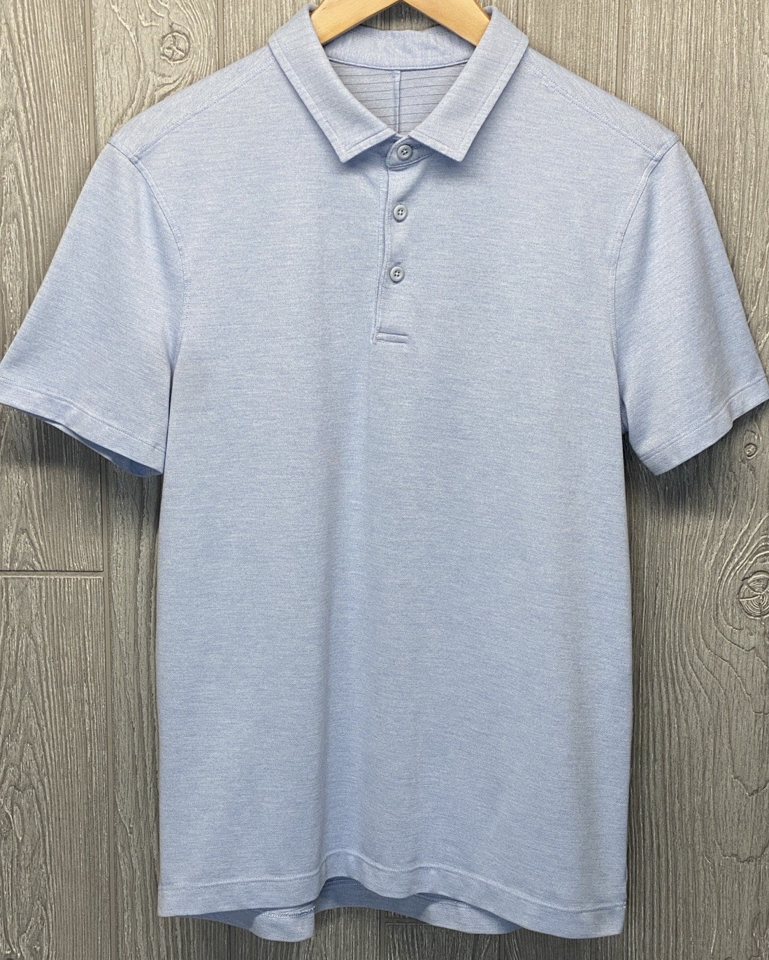 Lululemon Men’s Polo Shirt Light Blue Short Sleeve Micro Stripes Size Medium
