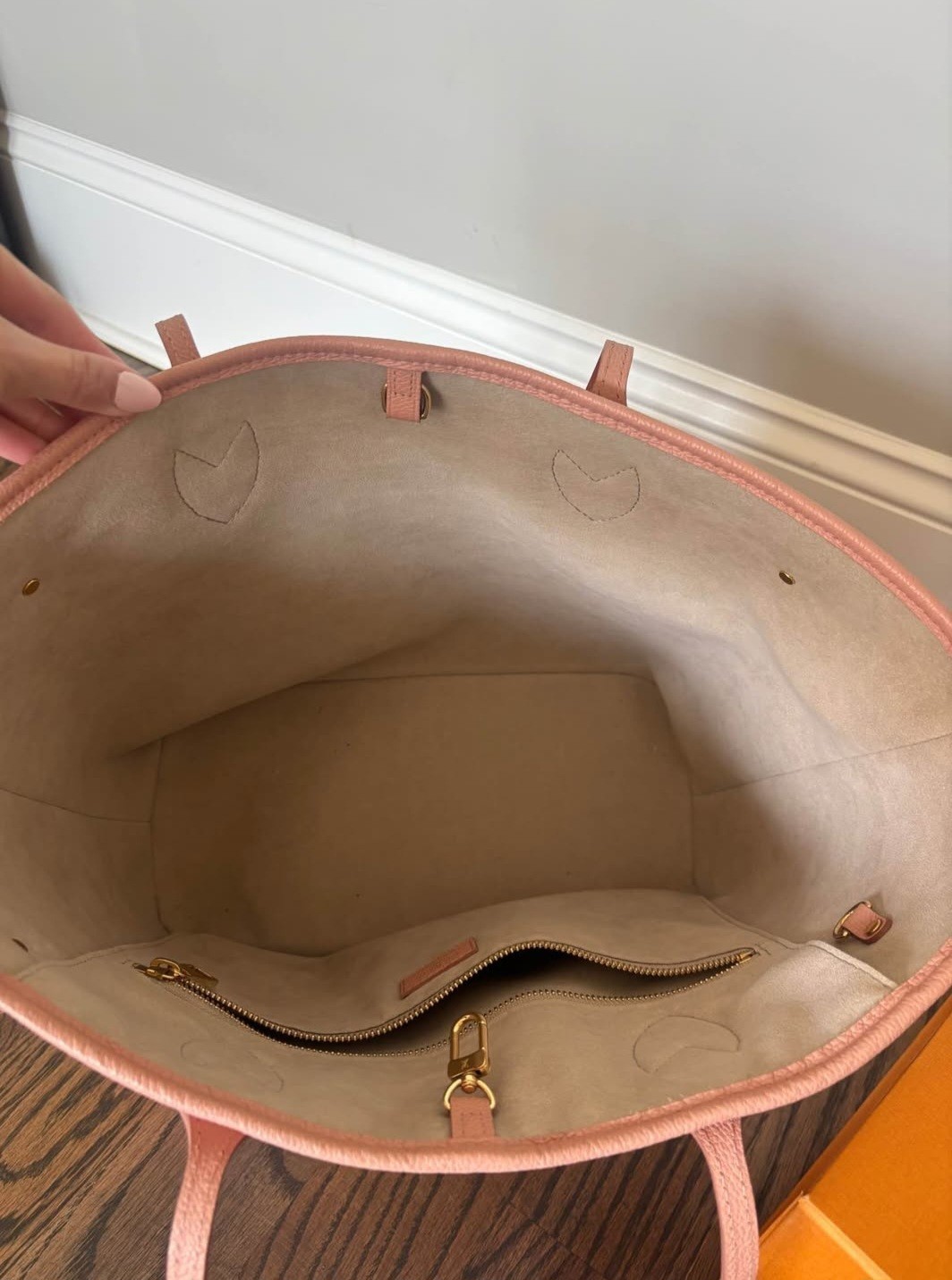 Louis Vuitton Neverfull MM Pink Empreinte Monogram Tote w/ Pouch Gold Hardware