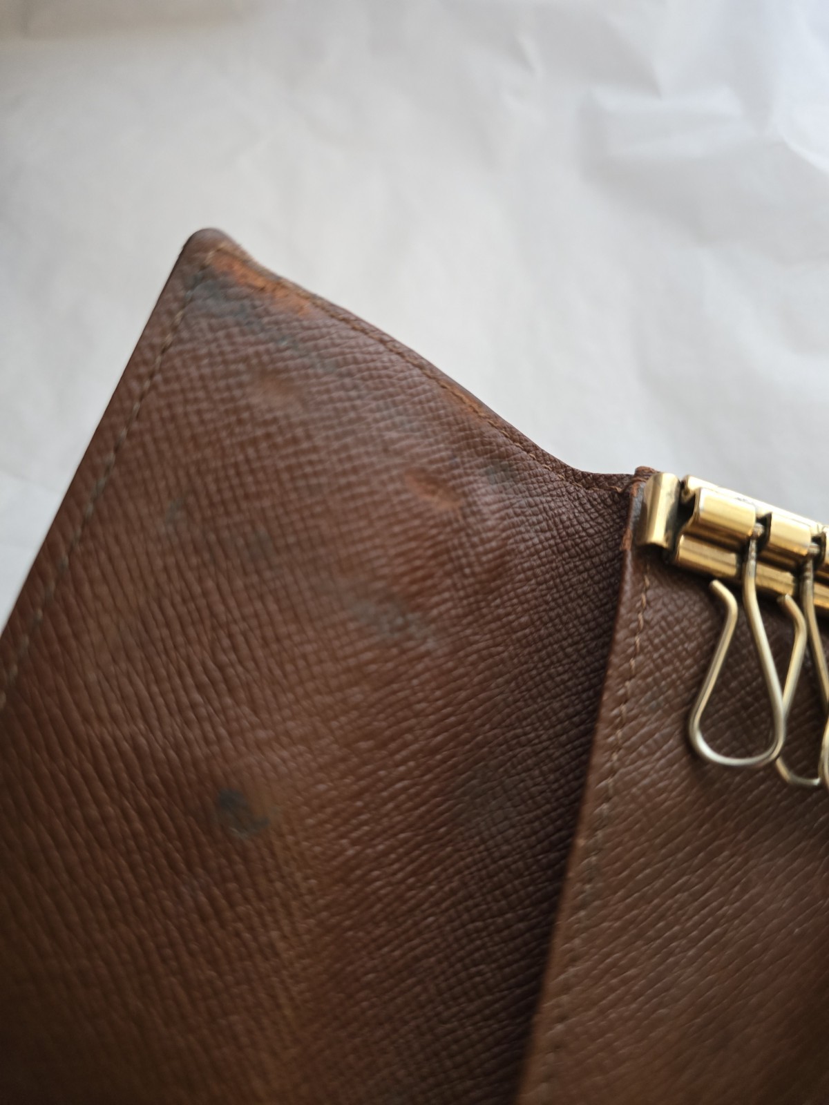 Authentic Louis Vuitton Monogram 6 Ring Key Holder