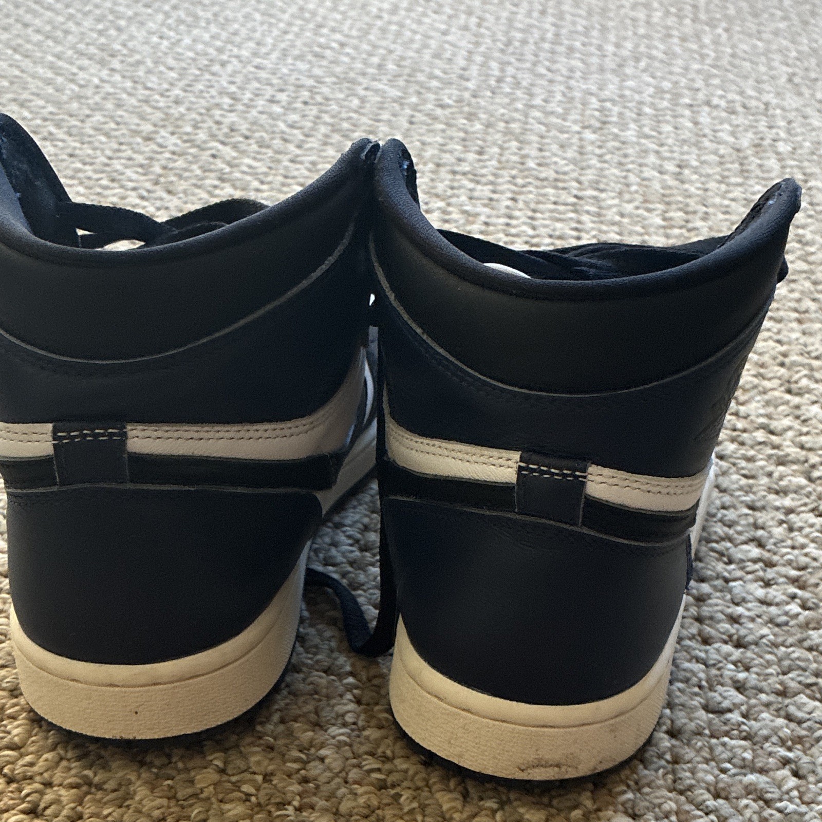 Nike Air Jordan 1 Mid Top Men’s Leather Colorblock Sneakers Lace-Up
