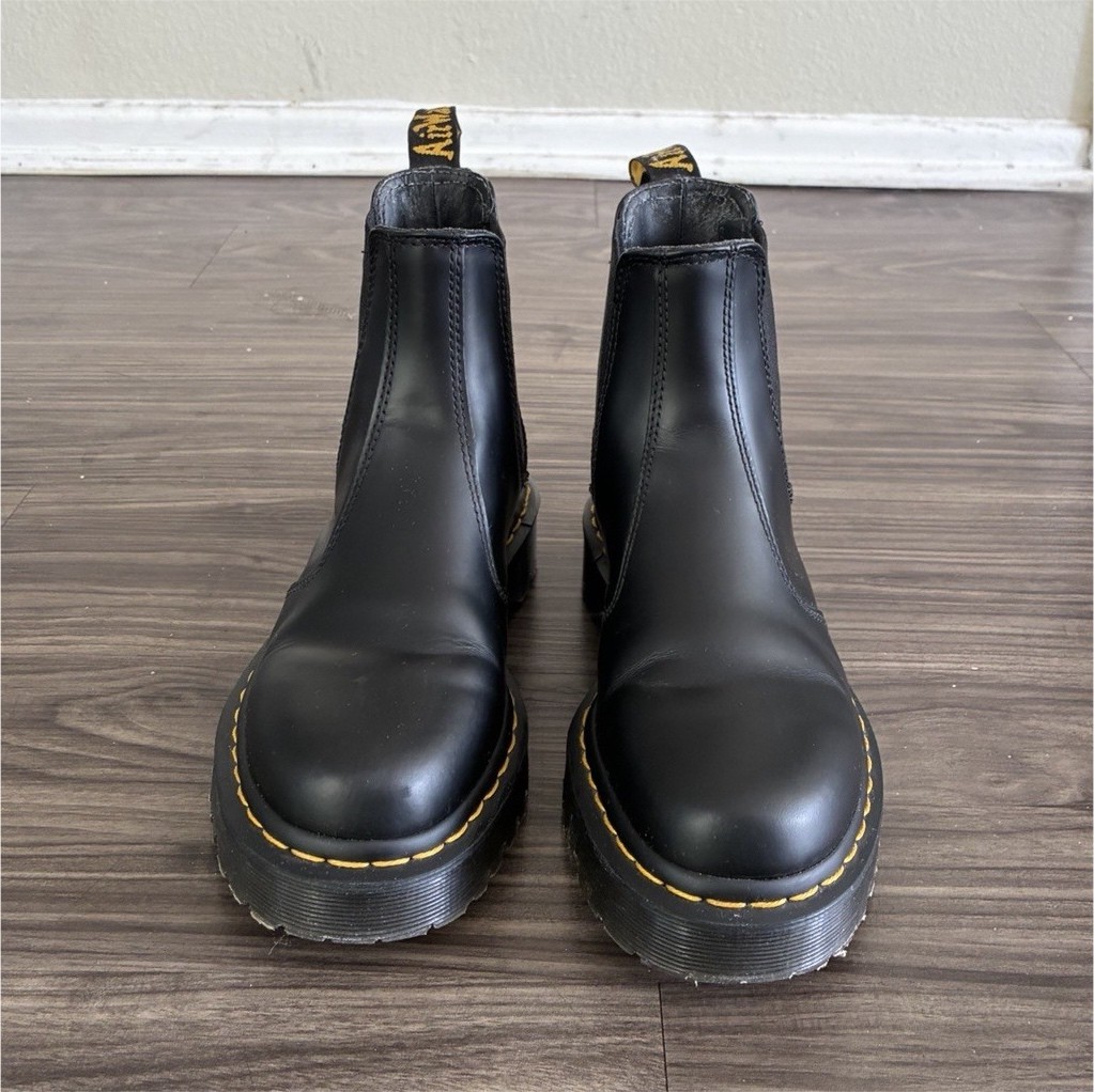 Dr. Martens Men’s Black Leather Chelsea Boots US 7 UK 6 EU 39