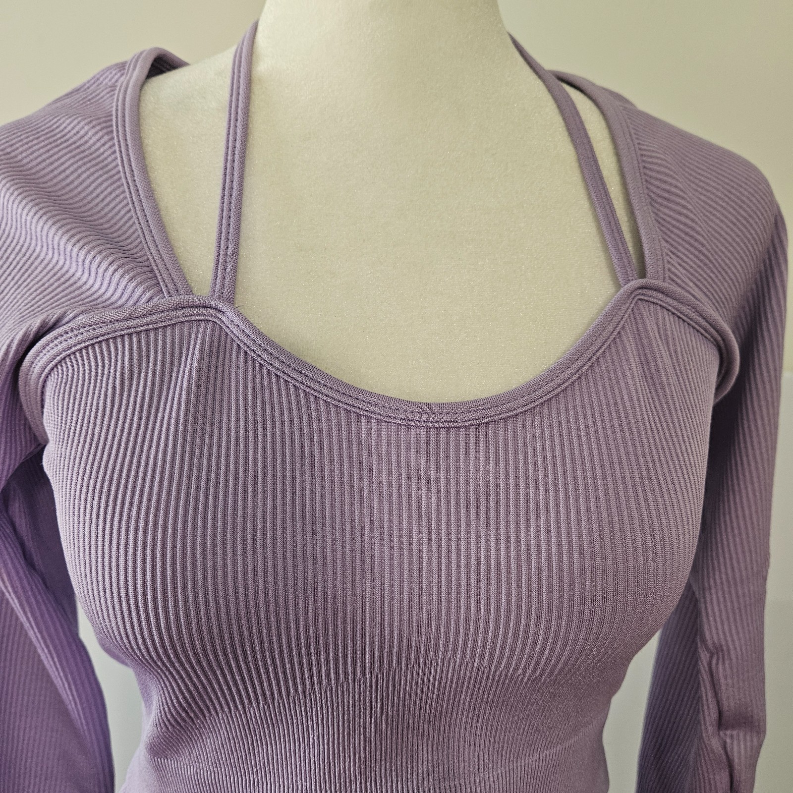 2-Piece Spandex Size OS Light Purple Ribbed Long-Sleeved Crop Top and Matching L