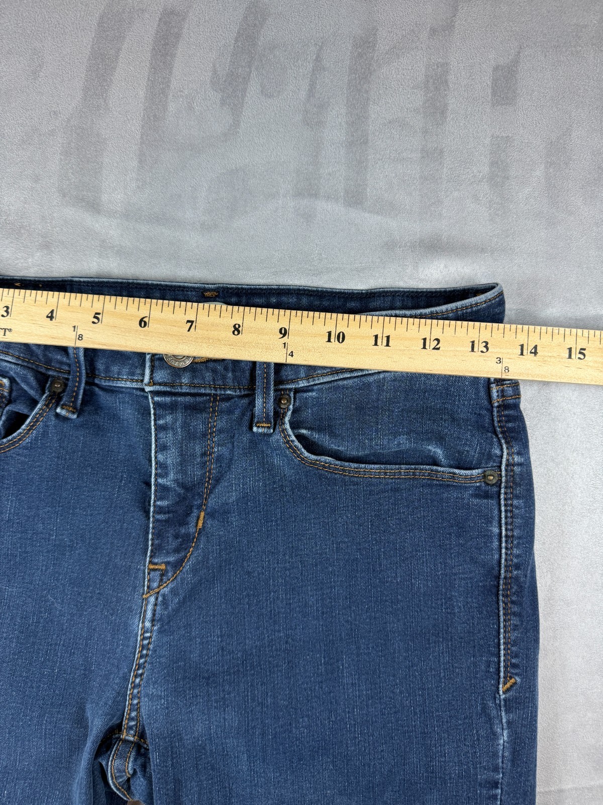 Levi’s Women’s Mid Rise Skinny Jeans Size 8M Medium Wash Blue Denim Distressed