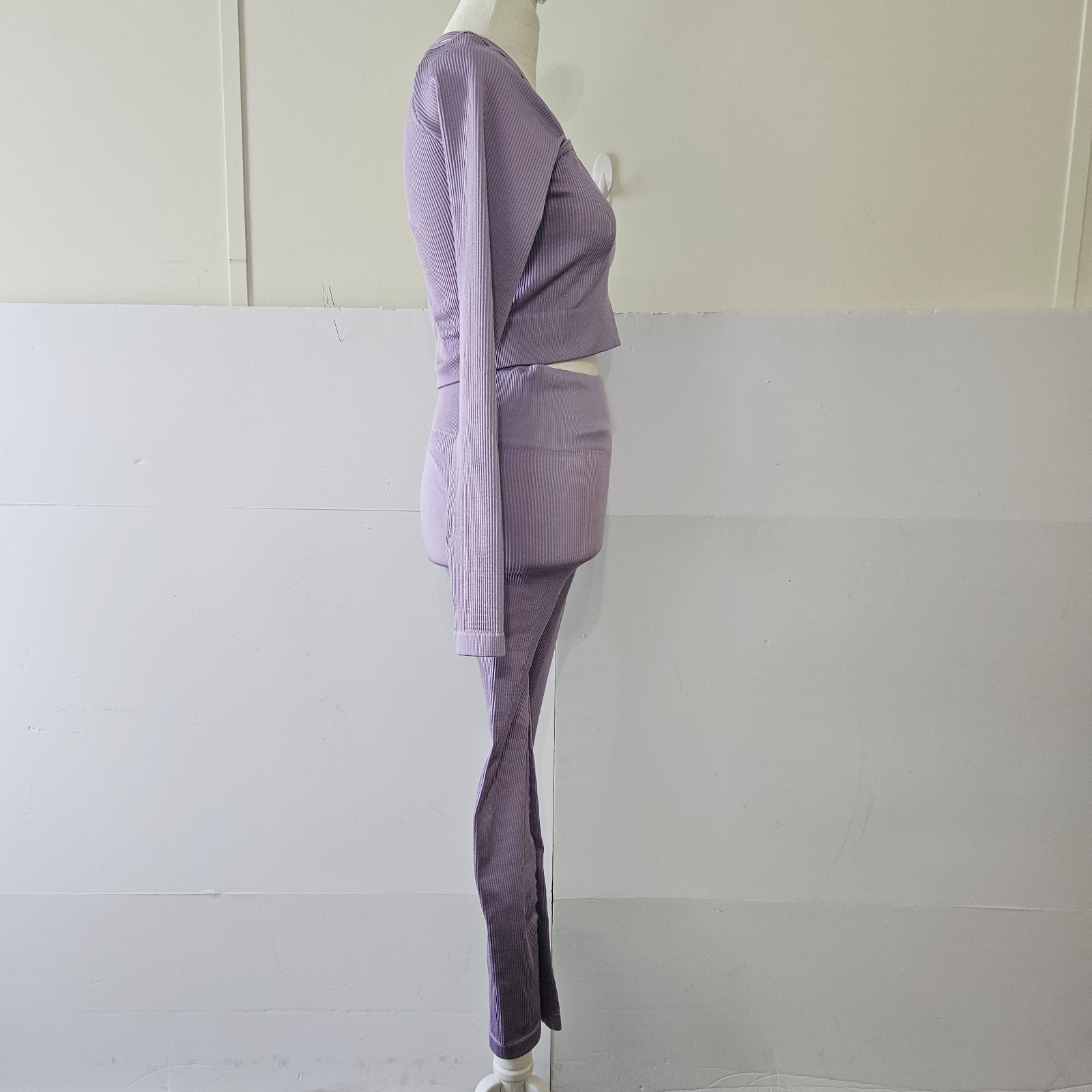 2-Piece Spandex Size OS Light Purple Ribbed Long-Sleeved Crop Top and Matching L