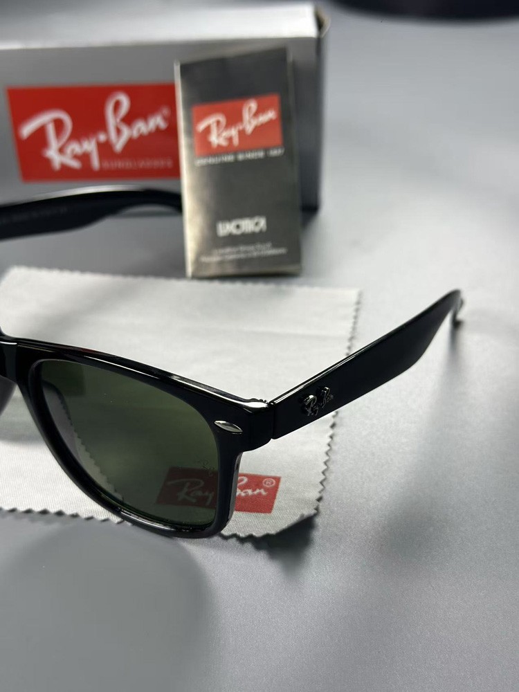 Ray-Ban Wayfarer Black Sunglasses G-15 Green Lenses + Case, Cloth, Manual & Box
