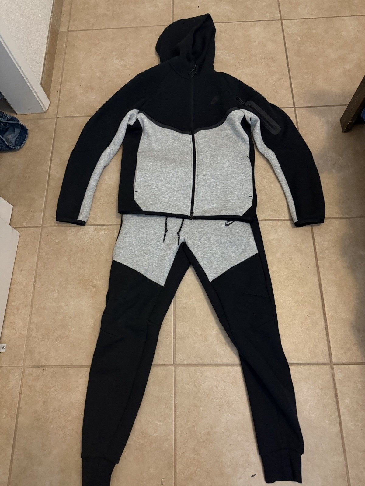 Men’s Black/Gray Colorblock Hooded Zip Fleece Tracksuit Set L 2pc Pockets